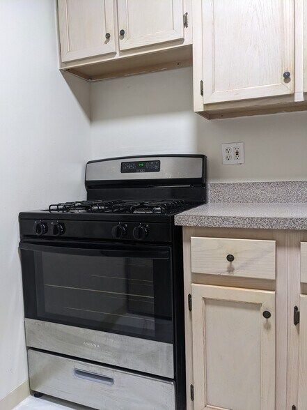 Building Photo - 124 W 117th St