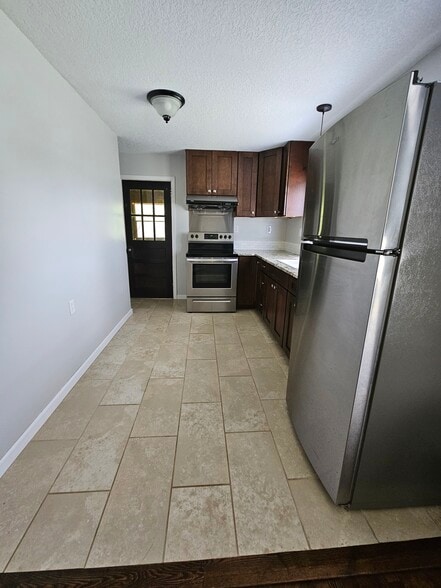 Building Photo - 2085 King Rd