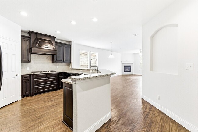 Building Photo - 5649 Salt Springs Dr