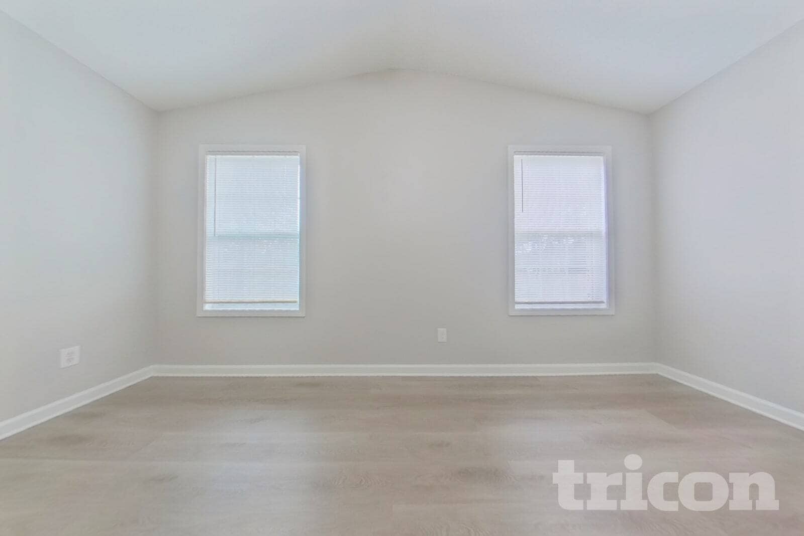 Building Photo - 404 Castle Ridge Dr