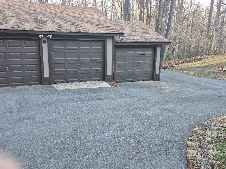 Building Photo - 3550 Holderness Ln