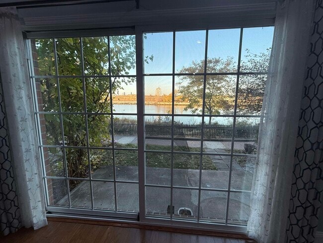 Building Photo - 76 Lyon Ct