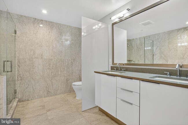 Building Photo - 45 Sutton Square SW
