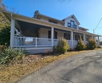 Building Photo - 565 Trinity Rd
