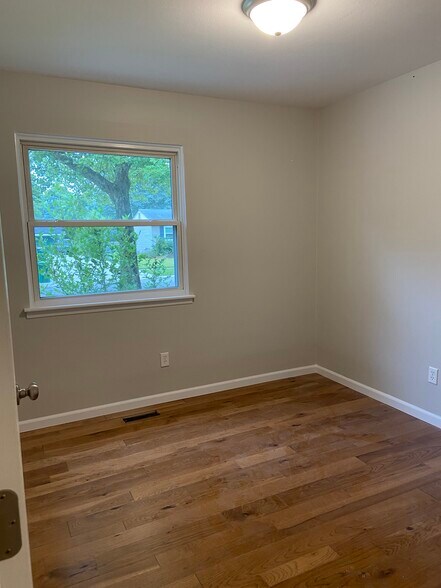 Bedroom - 793 Robertson Dr