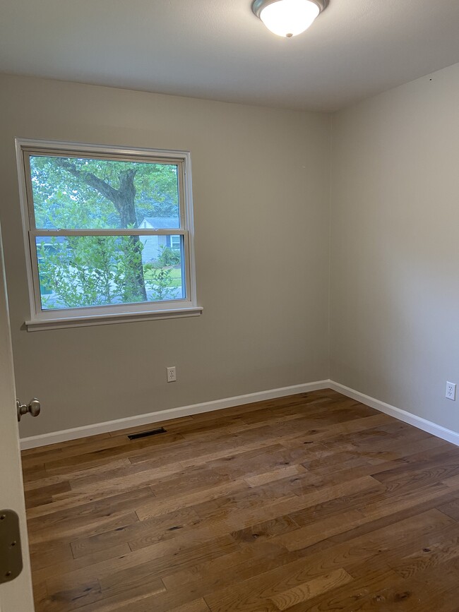 Bedroom - 793 Robertson Dr