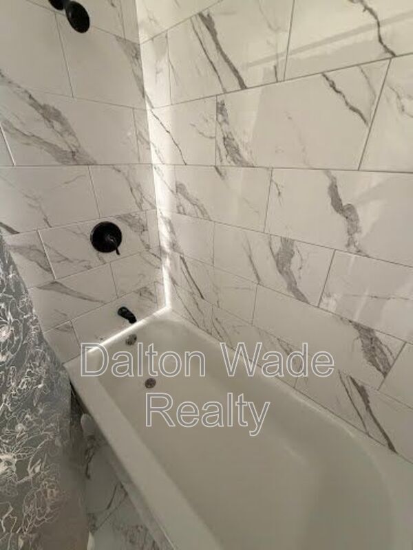 Building Photo - 1517 Chateaux De Ville Ct