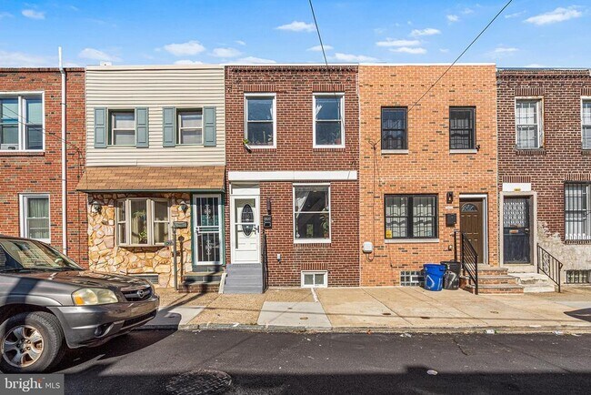 Building Photo - 1837 E Albert St