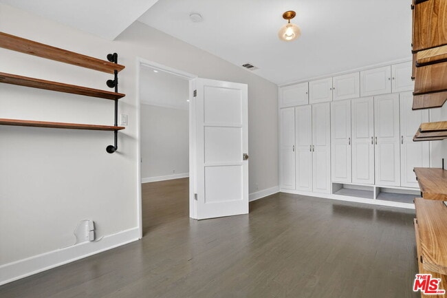 Building Photo - 408 Kendall Ave