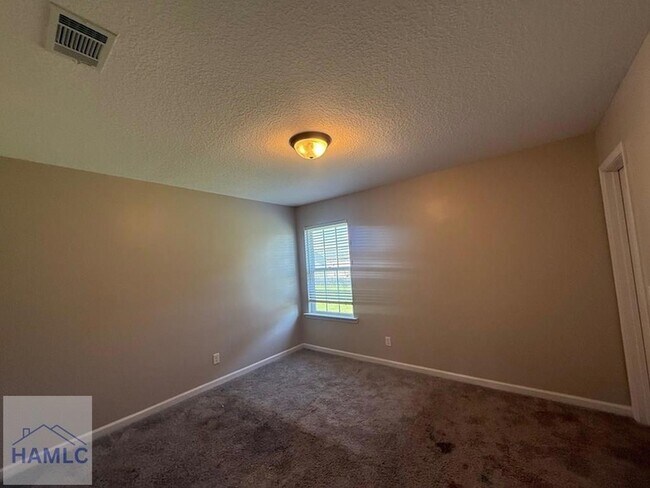 Building Photo - 50 Huntington Dr