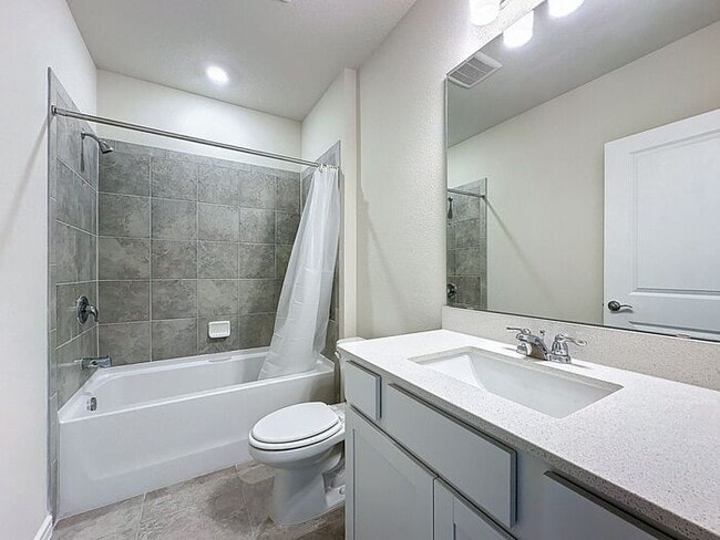 Building Photo - Tohoqua Beauty!