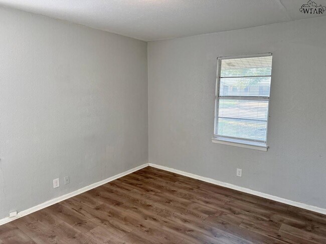 Building Photo - 4118 Palomino St
