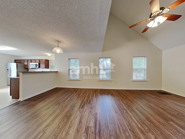 Building Photo - 6 Saddlemount Ln