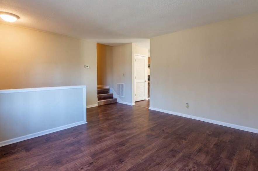 Building Photo - 306 Crisman St