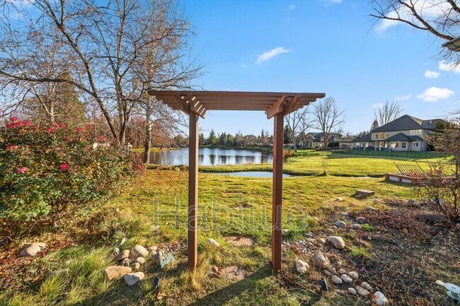 Building Photo - 393 E Trailside Dr