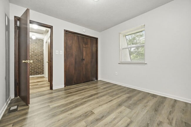 Building Photo - 8665 N Anna Way
