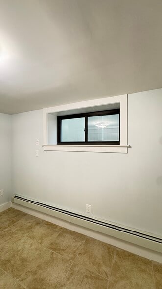 Large Windows - 11945 Sutphin Blvd