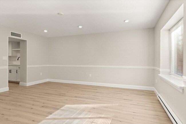 Building Photo - 100 Place Ln