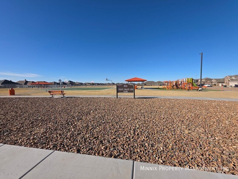 Building Photo - 1633 Wrigley Dr