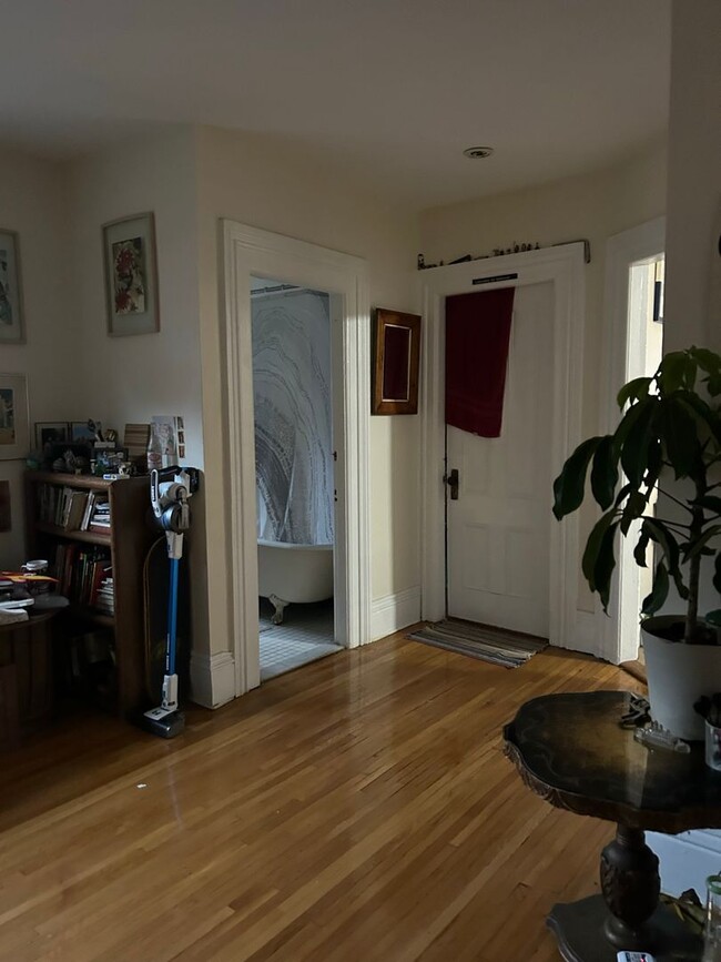 Building Photo - 52 Rowley St