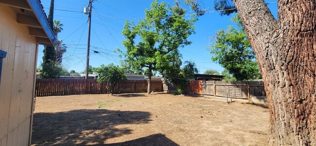 Building Photo - Charming 3 Bedroom, 1 Bathroom Available for Rent