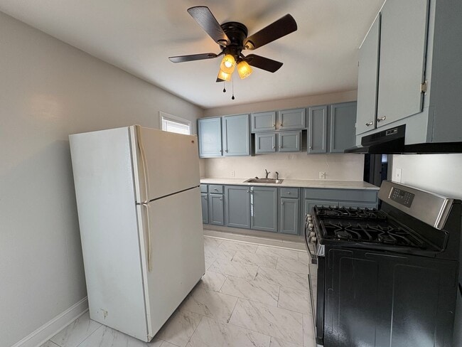 Building Photo - 429 Gary Ave