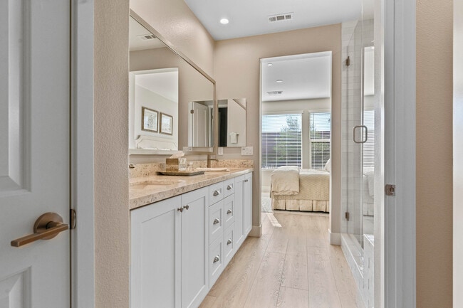 Building Photo - 51475 Whiptail Dr
