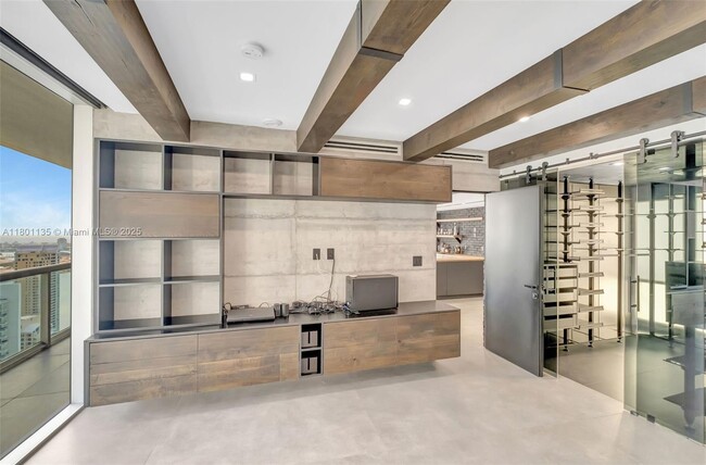 Building Photo - 495 Brickell Ave