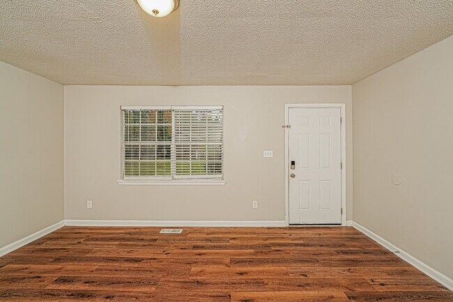 Building Photo - 1684 Brewster Rd