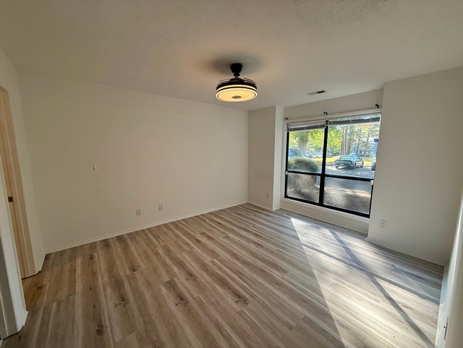 Building Photo - Briarcliffe Condo for Rent