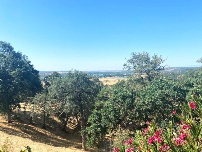 Building Photo - Beautiful Home w/ Panoramic Views!!  (Lake California)