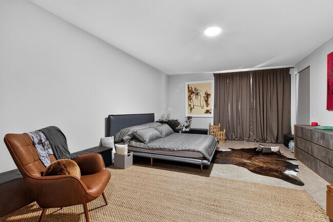 Building Photo - 70325 Mottle Cir