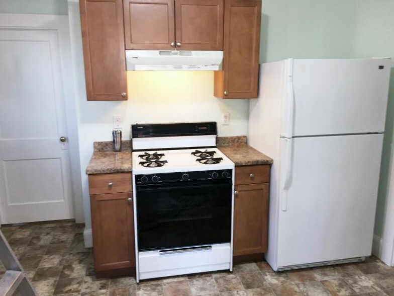 Building Photo - 30 Hillside St