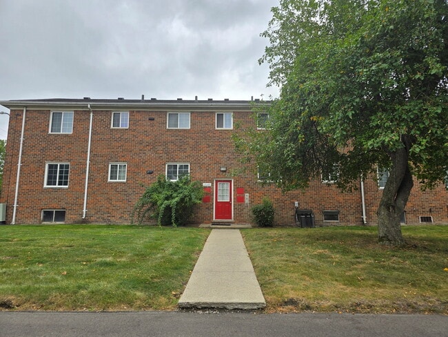Building Photo - 25348 Shiawassee Cir