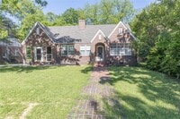 Building Photo - 3357 Lexington Rd