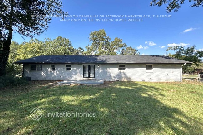 Building Photo - 2714 Treadway Dr