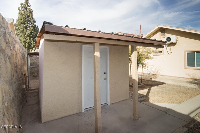 Building Photo - 3311 Catherine Ann Dr