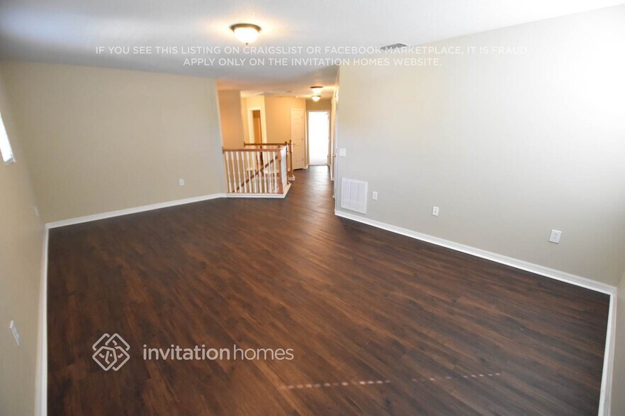 Building Photo - 11135 Golden Silence Dr