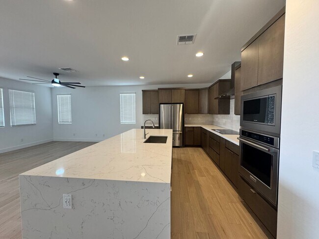 Building Photo - BRAND NEW HOME IN ALORAVITA IN PEORIA