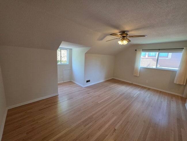 Building Photo - LOCATION! Immaculate 2 Bedroom Apartment S...