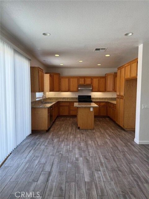 Building Photo - 12394 Freeport Dr