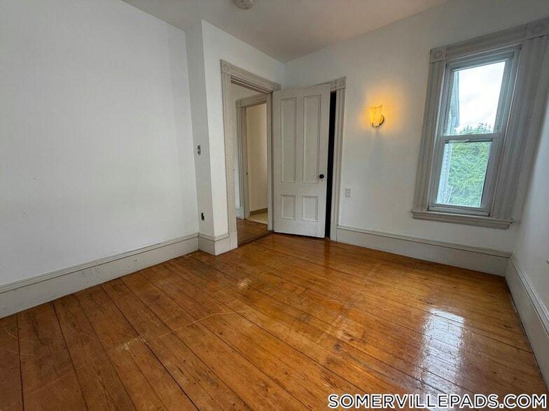 Building Photo - 80 Curtis St