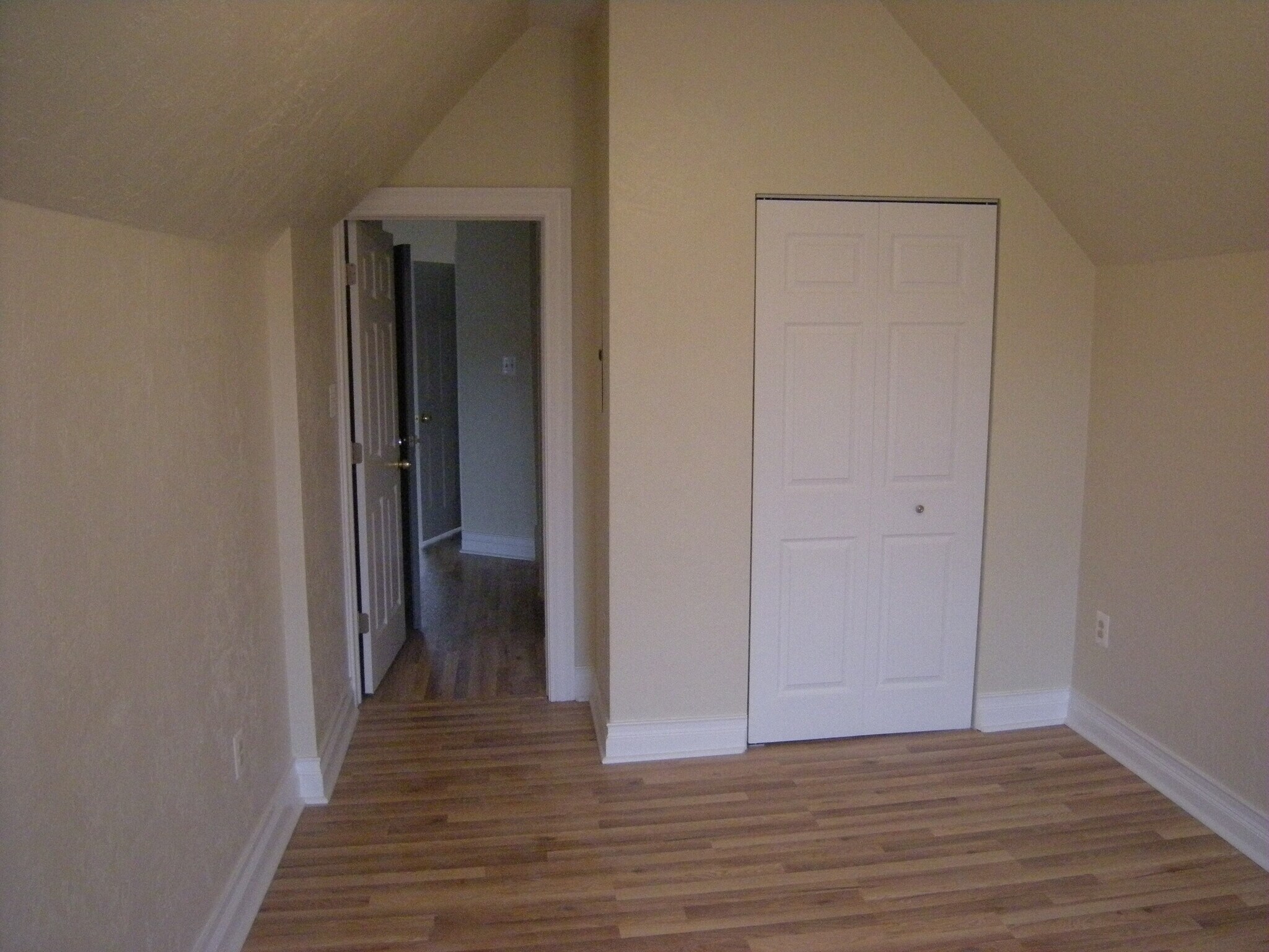 Building Photo - 244 S St Clair St