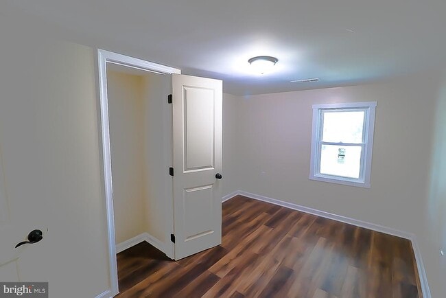 Building Photo - 427 Highland Ave