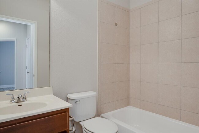 Building Photo - 5701 Cougar Dr