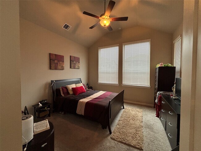 Building Photo - 9419 Starlight Oak Dr