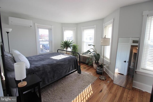 Building Photo - 141 W Mulberry St