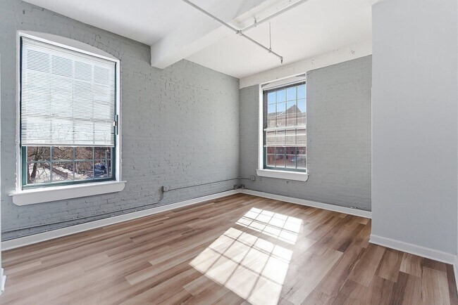 Building Photo - 160 Lafayette St