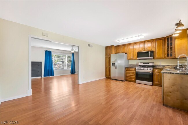 Building Photo - 4565 Meridian Dr