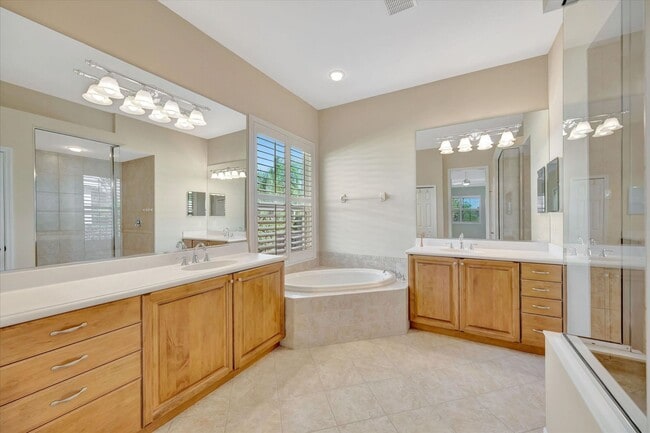 Building Photo - Lakewood Ranch Country Club Pool Home